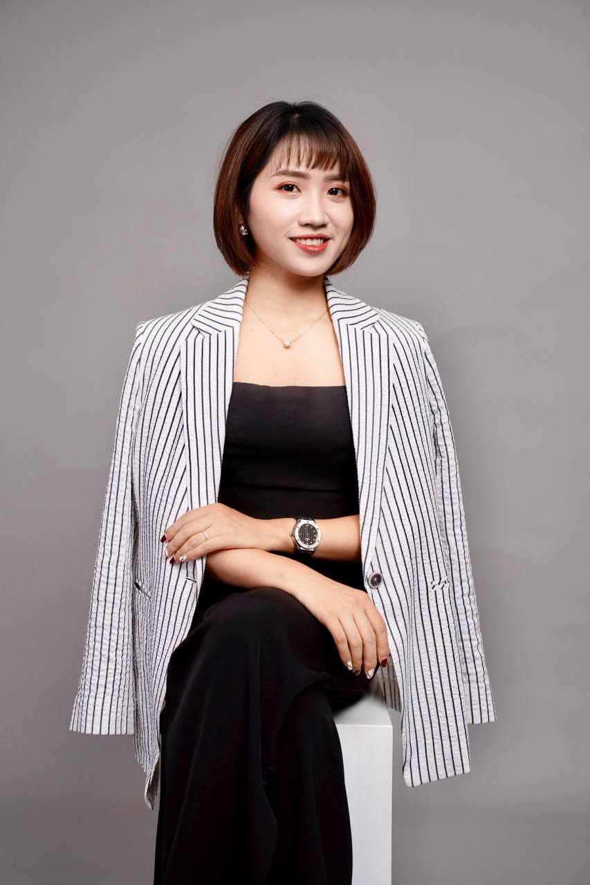 Kim Ngân (Mrs. Kim)