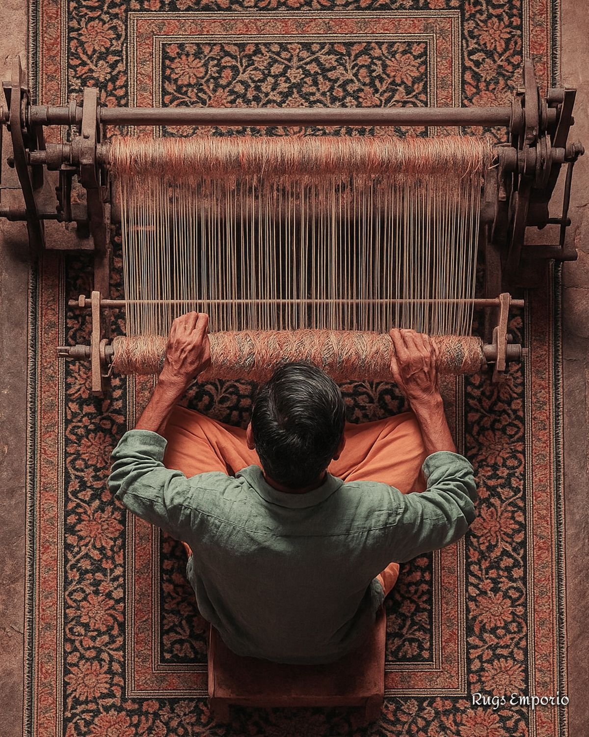 Làm việc trực tiếp tại nhà xưởng